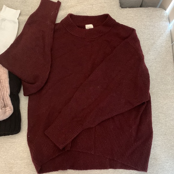 Sweaters - Picture 6 of 9